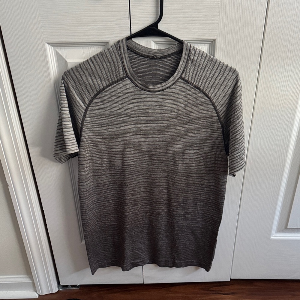 lululemon athletica Men's Black and Gray Striped Tee